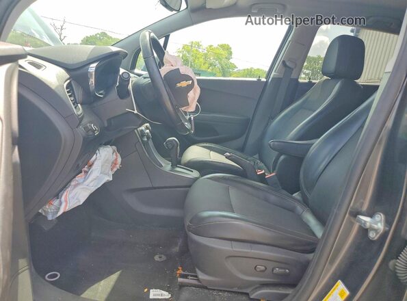 3GNCJPSB2HL238164 2017 CHEVROLET TRAX Серый Вид салона спереди