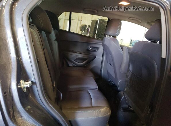 3GNCJPSB3GL262469 2016 CHEVROLET TRAX Серый Вид задней части салона