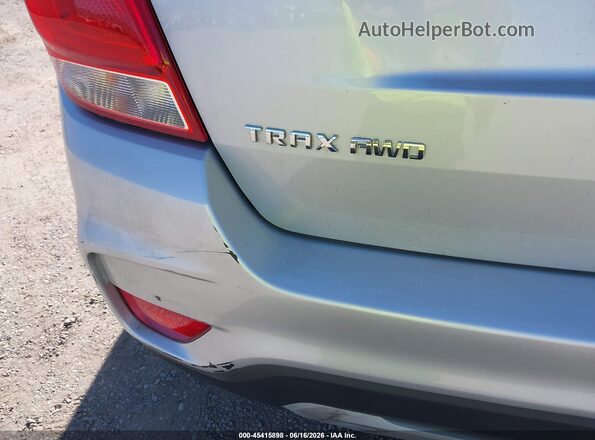 3GNCJPSB3HL146738 2017 CHEVROLET TRAX Silver Vista interior trasera