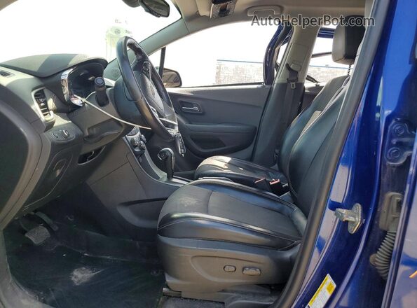 3GNCJPSB3HL202502 2017 CHEVROLET TRAX Blue Front interior view