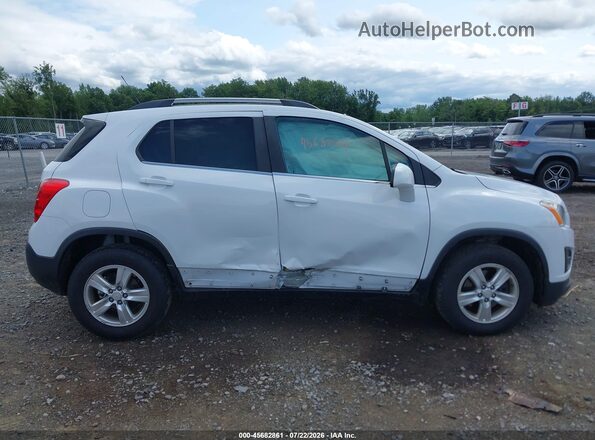 3GNCJPSB4GL279880 2016 CHEVROLET TRAX White Rear interior view