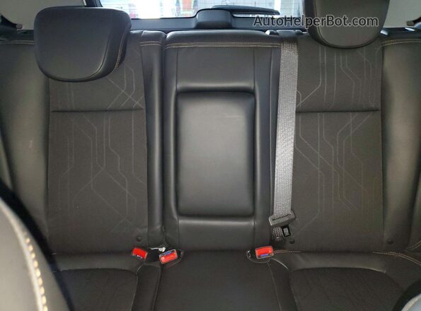 3GNCJPSB5KL353901 2019 CHEVROLET TRAX White Widok tylnych siedzeń