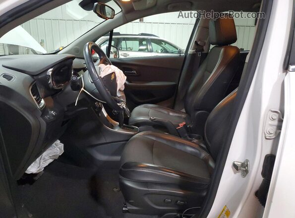 3GNCJPSB5KL353901 2019 CHEVROLET TRAX White Widok wnętrza z przodu