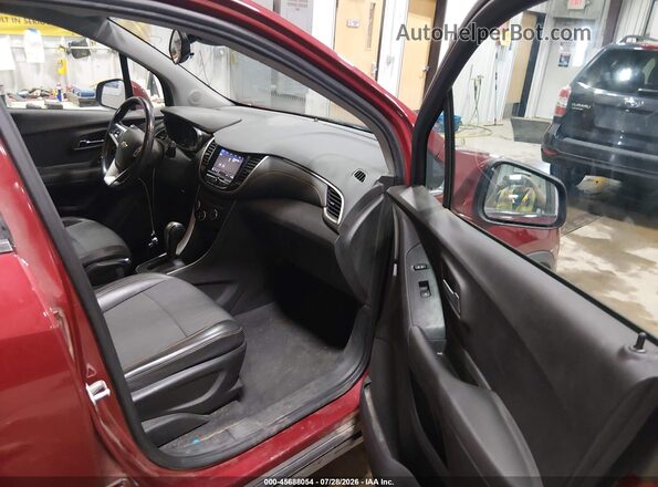 3GNCJPSB5LL171102 2020 CHEVROLET TRAX Red Widok wnętrza z przodu