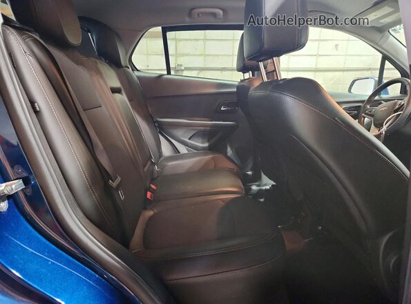 3GNCJPSB5LL197795 2020 CHEVROLET TRAX Blue Widok wnętrza z tyłu