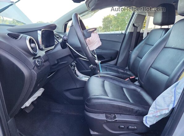 3GNCJRSB2GL263561 2016 CHEVROLET TRAX Gray Front interior view