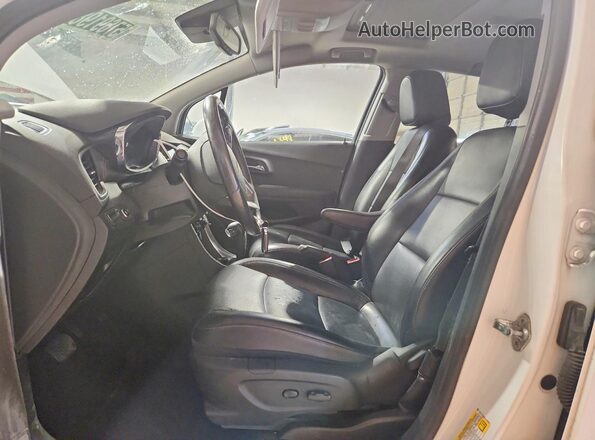 3GNCJRSB3LL196804 2020 CHEVROLET TRAX White Вид салону спереду