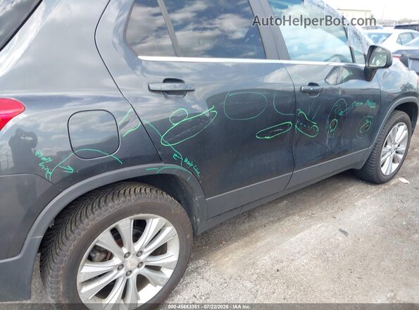 3GNCJRSB4LL117303 2020 CHEVROLET TRAX Gray Вид спереду