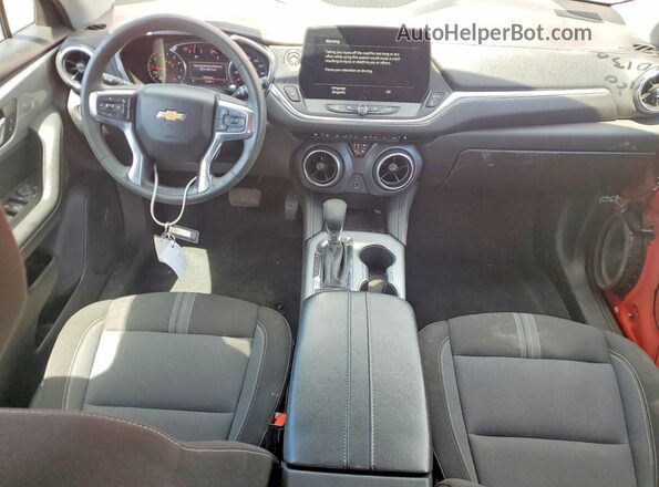 3GNKBCR40PS132521 2023 CHEVROLET BLAZER Red Vista del salpicadero