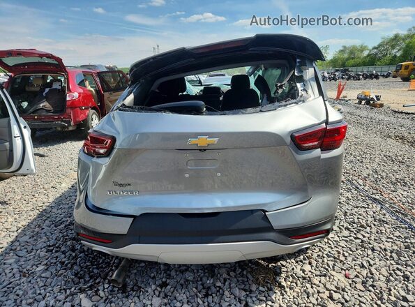 3GNKBCR42PS187939 2023 CHEVROLET BLAZER Серебряный Вид сзади