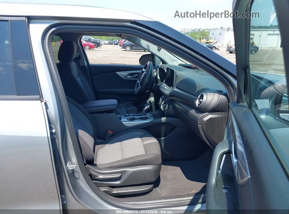 3GNKBCR44SS235952 2025 CHEVROLET BLAZER Gray Вид салону спереду