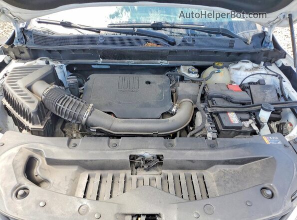 3GNKBCR46MS572304 2021 CHEVROLET BLAZER White Widok wnętrza z tyłu