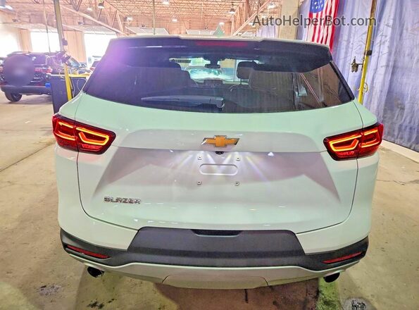 3GNKBCR46SS264014 2025 CHEVROLET BLAZER White Rear view