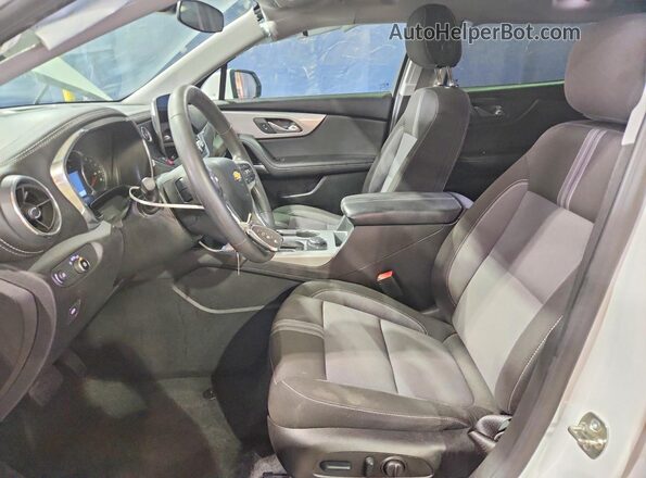 3GNKBCR46SS264014 2025 CHEVROLET BLAZER White Front interior view