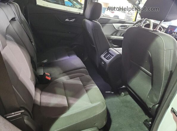 3GNKBCR46SS264014 2025 CHEVROLET BLAZER White Rear interior view