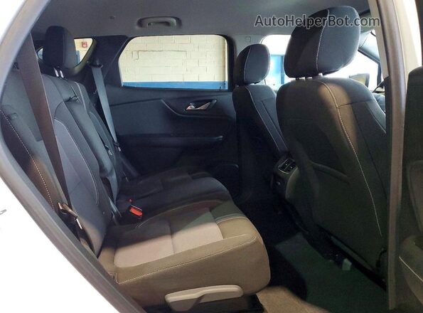3GNKBCR49RS282789 2024 CHEVROLET BLAZER White Rear interior view