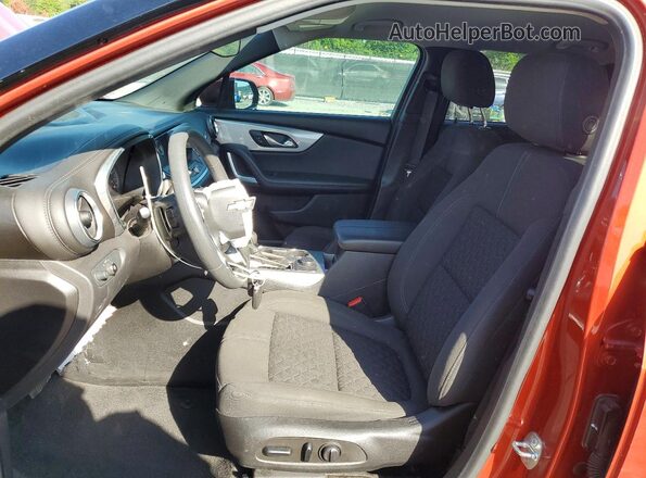 3GNKBCRS1MS578672 2021 CHEVROLET BLAZER Оранжевый Вид салона спереди