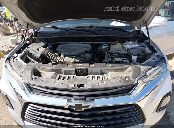 3GNKBCRS2LS667035 2020 CHEVROLET BLAZER Silver Widok z tyłu