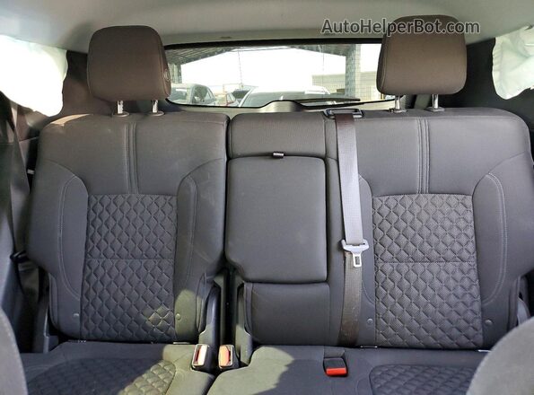 3GNKBCRS3LS645237 2020 CHEVROLET BLAZER Silver Vista de los asientos traseros