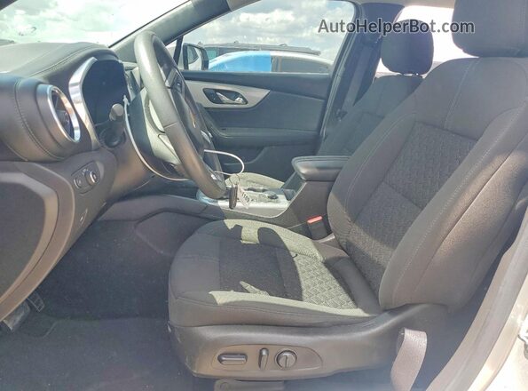3GNKBCRS8MS556779 2021 CHEVROLET BLAZER Silver Widok wnętrza z przodu