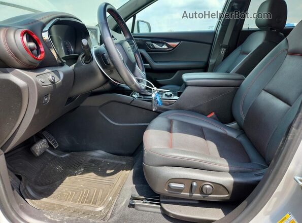 3GNKBERS0NS176350 2022 CHEVROLET BLAZER Серебряный Вид салона спереди