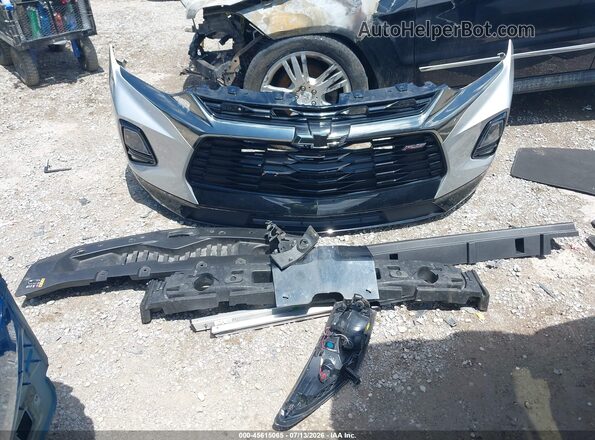 3GNKBERS8KS676946 2019 CHEVROLET BLAZER Silver Սարքավորումների վահանակի տեսք