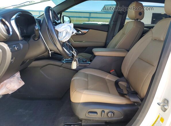 3GNKBFR48NS129395 2022 CHEVROLET BLAZER White Widok wnętrza z przodu