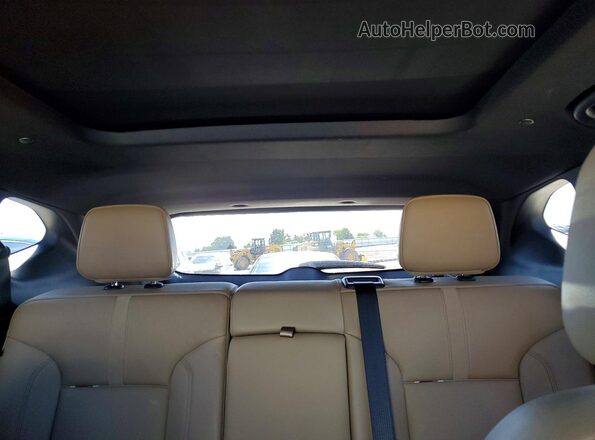3GNKBFR48NS129395 2022 CHEVROLET BLAZER White Widok tylnych siedzeń