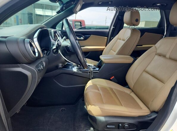3GNKBFRS3NS130694 2022 CHEVROLET BLAZER White Front interior view