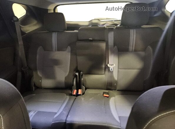 3GNKBHR40TS163310 2026 CHEVROLET BLAZER Silver Widok tylnych siedzeń