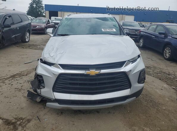 3GNKBHR41MS550160 2021 CHEVROLET BLAZER Silver Widok z przodu