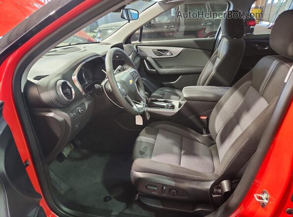 3GNKBHR42TS168069 2026 CHEVROLET BLAZER Red Vista interior delantera