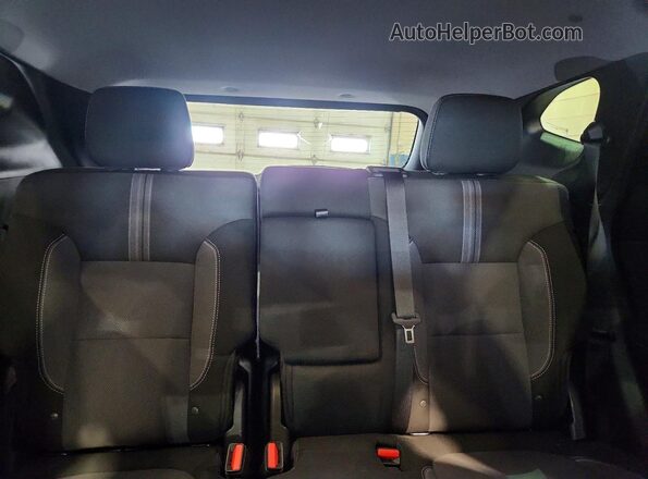 3GNKBHR42TS168069 2026 CHEVROLET BLAZER Red Vista de los asientos traseros