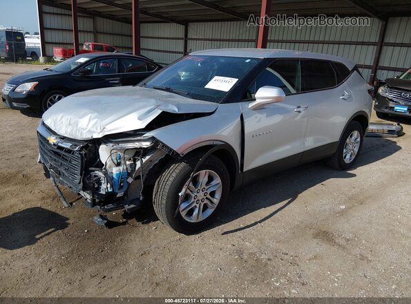 3GNKBHR44MS546586 2021 CHEVROLET BLAZER Серебряный Передняя левая четверть