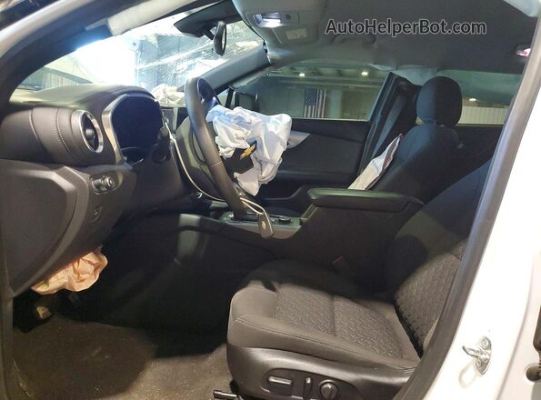 3GNKBHR44MS546927 2021 CHEVROLET BLAZER White Front interior view