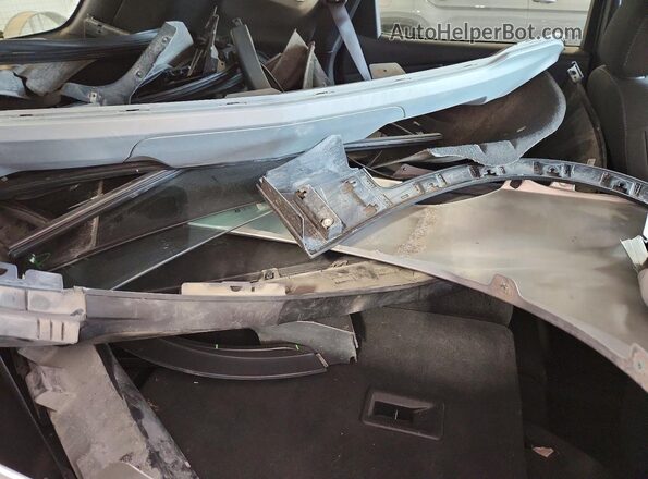 3GNKBHRS8LS637938 2020 CHEVROLET BLAZER Silver Widok komory silnika