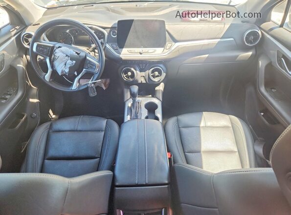 3GNKBJR46RS195730 2024 CHEVROLET BLAZER Серебряный Вид панели приборов