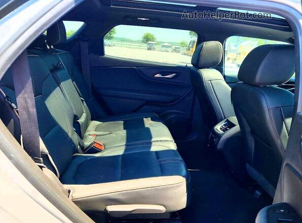 3GNKBKRS4KS623899 2019 CHEVROLET BLAZER Серебряный Вид задних сидений