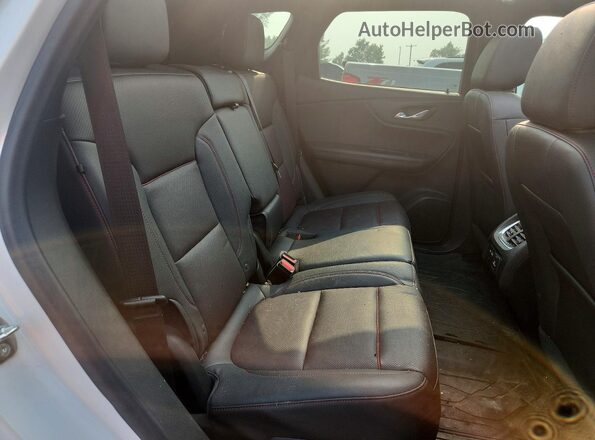 3GNKBKRSXPS100930 2023 CHEVROLET BLAZER White Vista de los asientos traseros