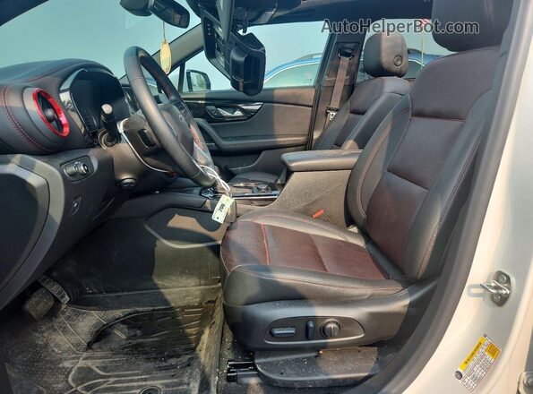 3GNKBKRSXPS100930 2023 CHEVROLET BLAZER White Vista interior delantera