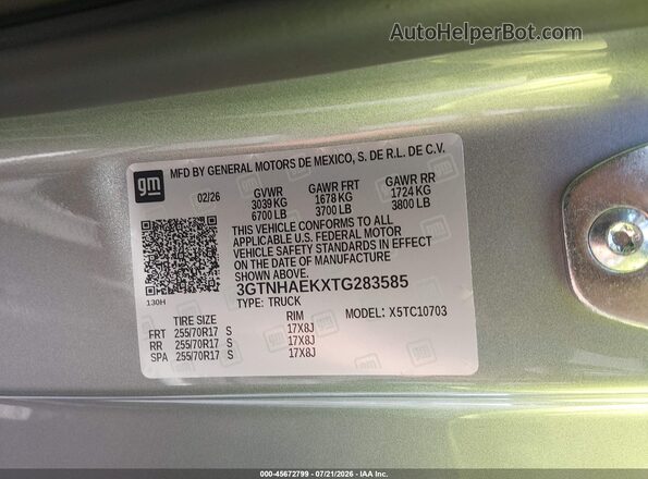3GTNHAEKXTG283585 2026 GMC SIERRA Gray Vista del compartimento del motor