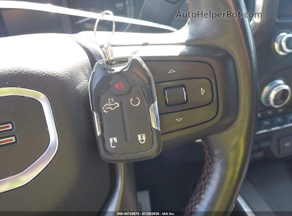 3GTP9EEL0KG292400 2019 GMC SIERRA Черный Вид панели приборов