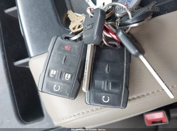 3GTU2MEC4HG191760 2017 GMC SIERRA Серый Вид панели приборов