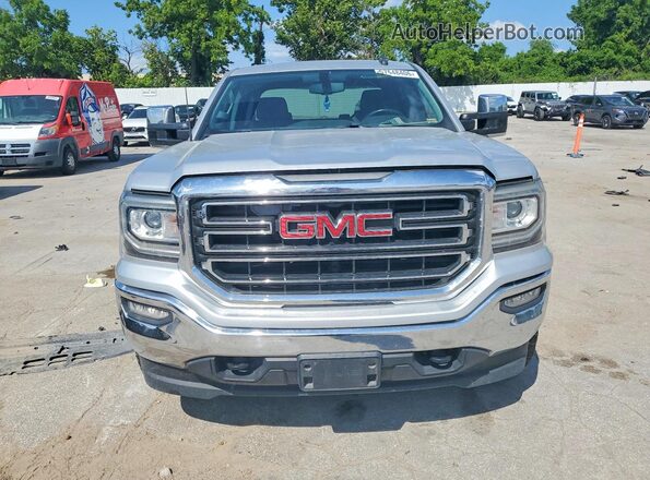 3GTU2MECXHG157645 2017 GMC SIERRA Silver Вид спереду