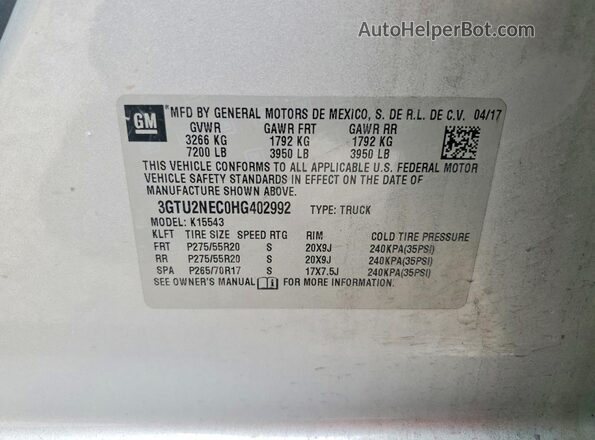 3GTU2NEC0HG402992 2017 GMC SIERRA Silver Vista del compartimento del motor