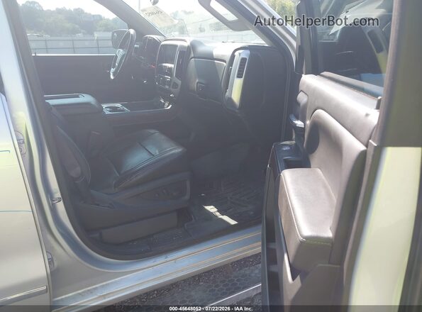 3GTU2NEC0HG489938 2017 GMC SIERRA Silver Вид салону спереду