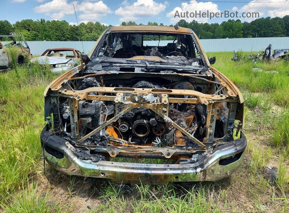 3GTU2NEC3JG546400 2018 GMC SIERRA Серебряный Вид спереди