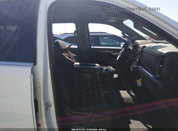3GTUUBED2RG406559 2024 GMC SIERRA White Widok wnętrza z przodu