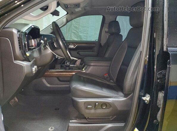 3GTUUCE80RG420758 2024 GMC SIERRA Черный Вид салона спереди