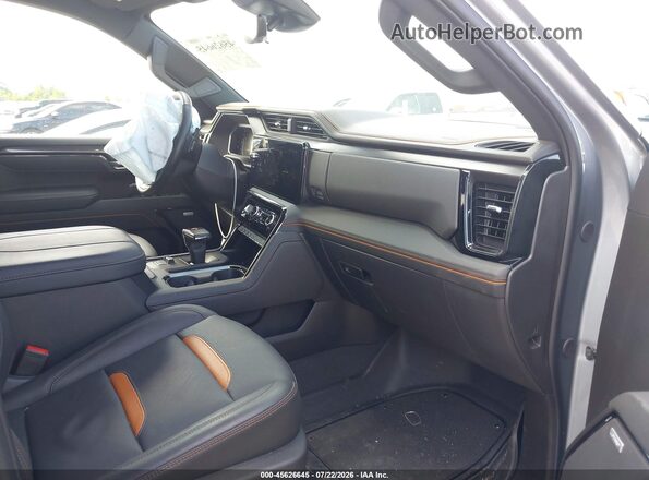 3GTUUEE83TG247207 2026 GMC SIERRA Серый Вид салона спереди